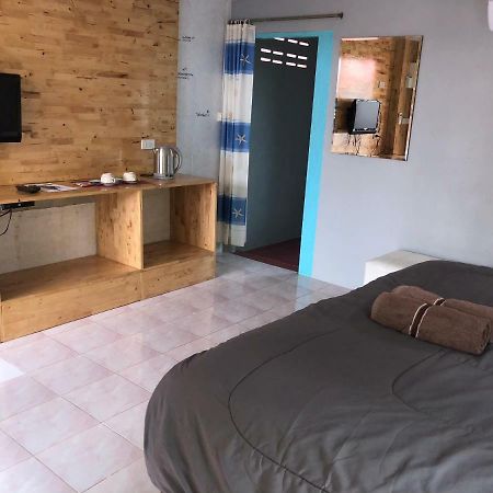 Poopreaw Koh Larn Appartement Buitenkant foto